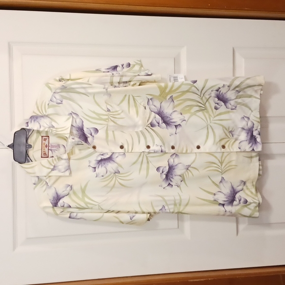 Caribbean Joe Other - Caribbean Joe tropical flower print button down - Med